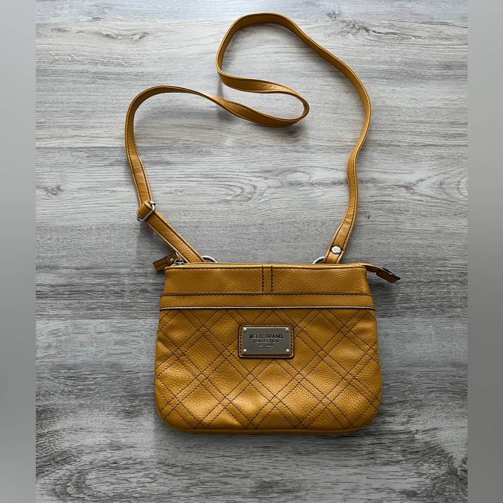 ☀️FINAL PRICE {Relic} crossbody